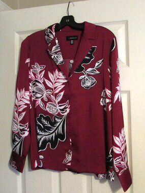 RAFAELLA Beautiful Polyester Long Sleeve Button Down Blouse or Top  Size M
